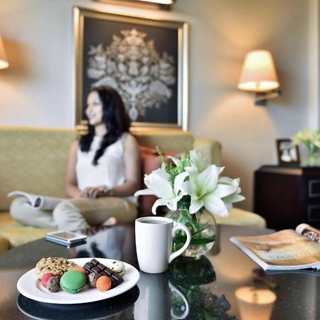 Marriott Executive Apartment - Lakeside Chalet, Мумбаї Екстер'єр фото