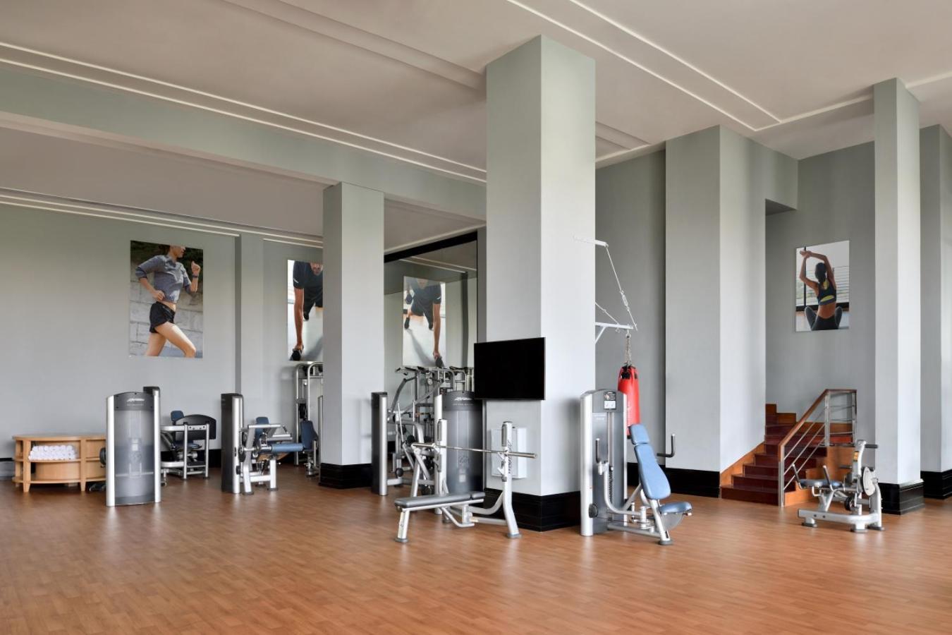 Marriott Executive Apartment - Lakeside Chalet, Мумбаї Екстер'єр фото