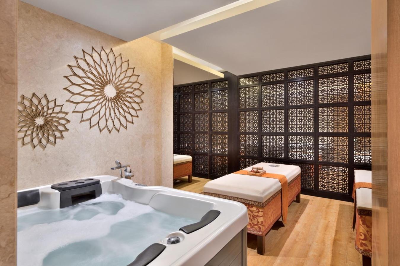 Marriott Executive Apartment - Lakeside Chalet, Мумбаї Екстер'єр фото