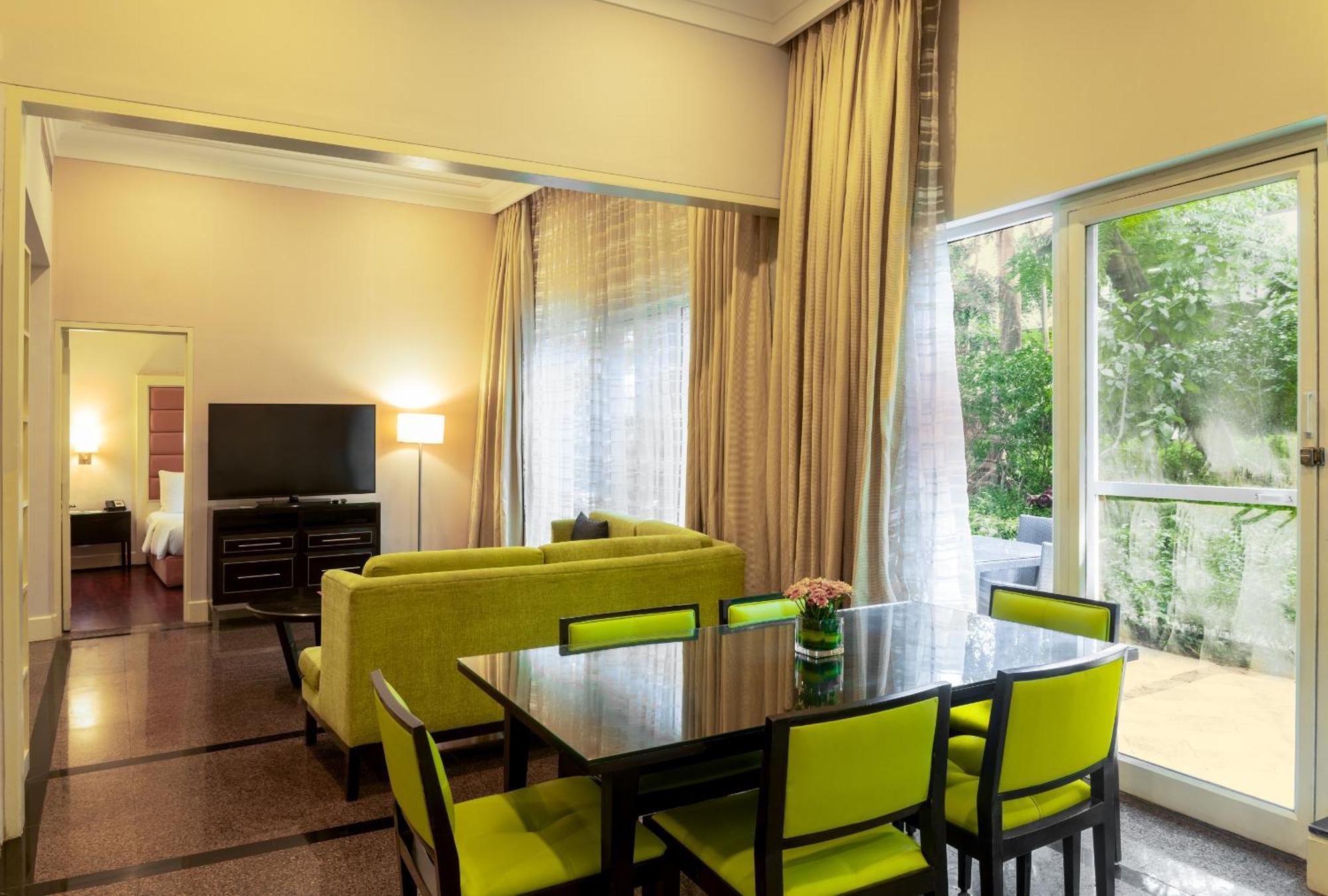 Marriott Executive Apartment - Lakeside Chalet, Мумбаї Екстер'єр фото