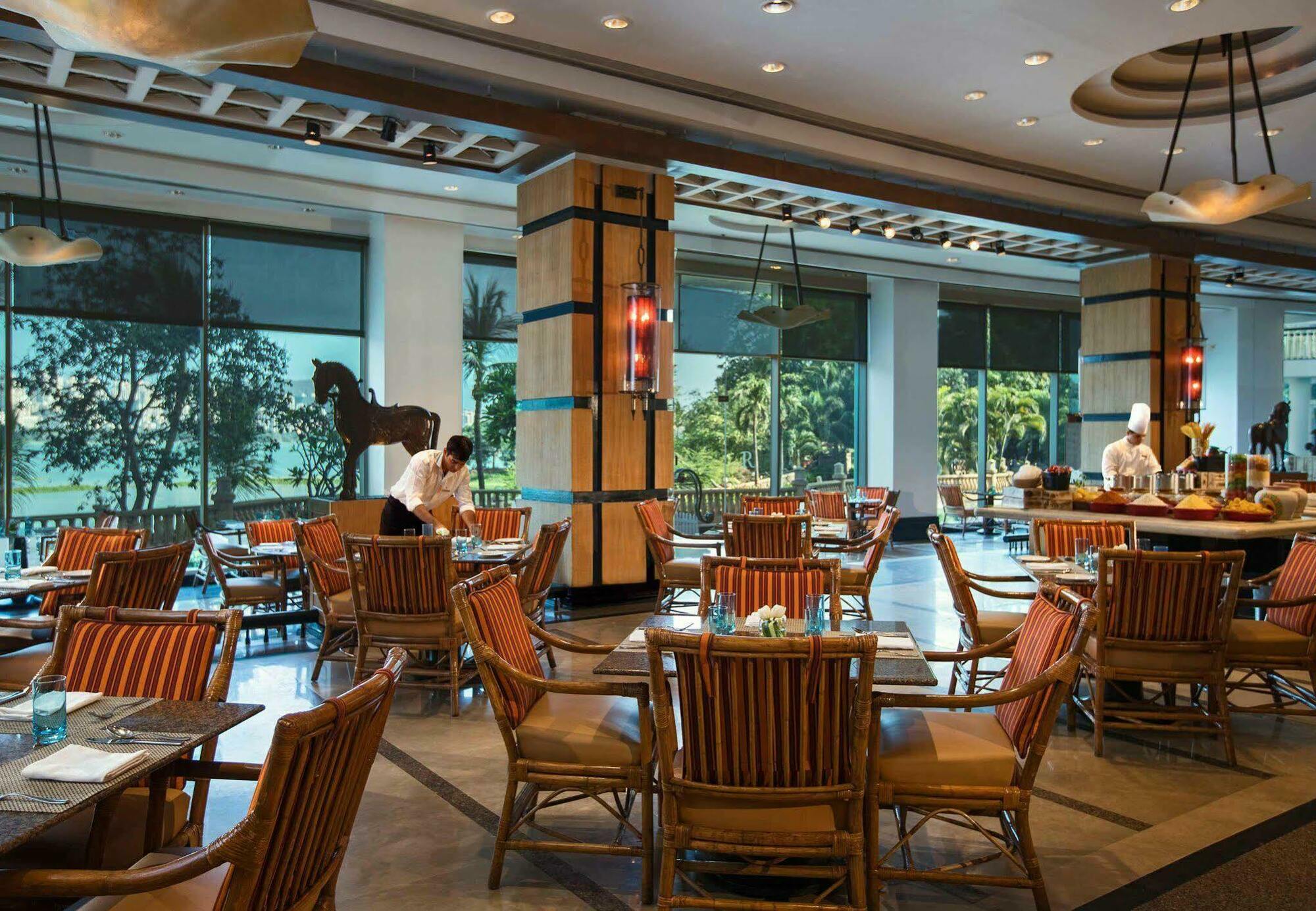 Marriott Executive Apartment - Lakeside Chalet, Мумбаї Екстер'єр фото